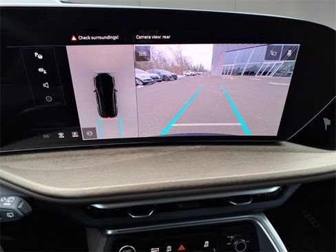 Used 2025 Audi Q5 Premium w/ Convenience Package image 19