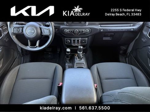Used 2018 Jeep Wrangler Sport AWD/4WD image 12