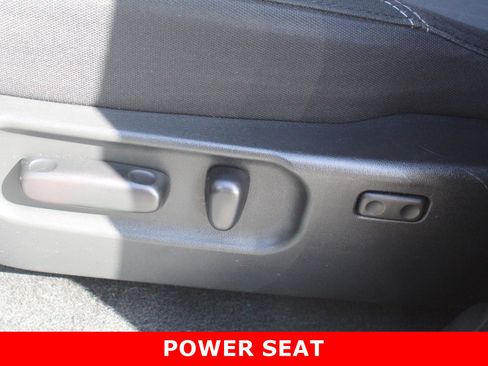 Used 2022 Toyota Tacoma TRD Off-Road AWD/4WD image 13