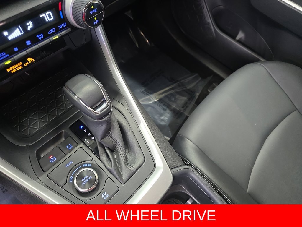 Used 2022 Toyota RAV4 XLE Premium AWD/4WD image 25
