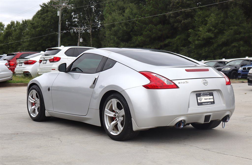 Used 2012 Nissan 370Z Coupe RWD image 5