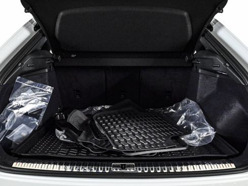 Certified 2025 Audi Q3 2.0T Premium Plus w/ Premium Plus Package image 6