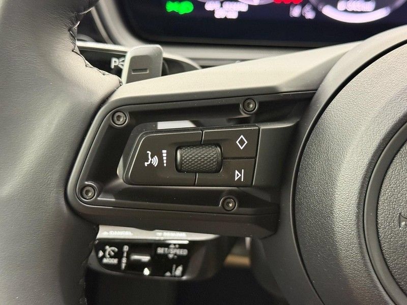 Used 2026 Porsche Cayenne E-Hybrid AWD/4WD image 19
