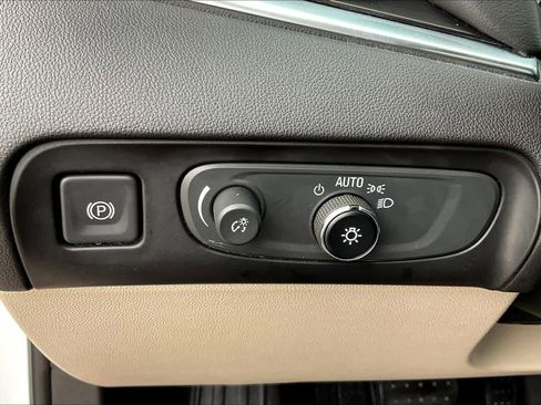 Used 2019 Buick Enclave Essence image 15