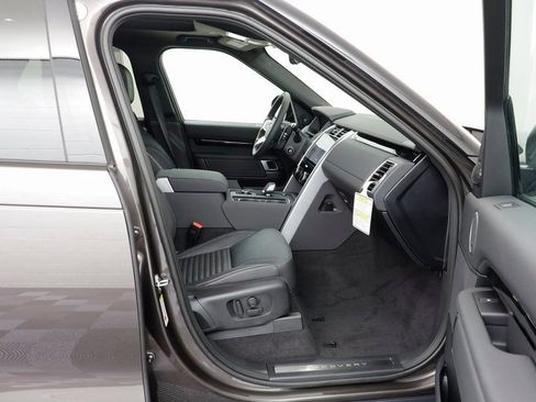 New 2025 Land Rover Discovery S AWD/4WD image 20