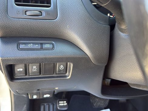 Used 2017 Nissan Altima 2.5 SL FWD image 14