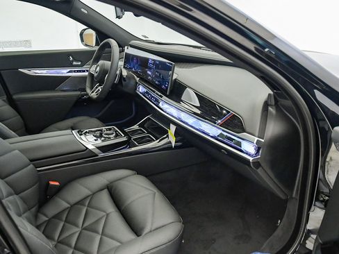 New 2026 BMW 740i w/ Premium Package image 20