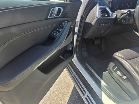 Used 2024 BMW X5 xDrive50e AWD/4WD image 23