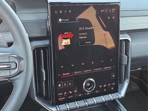 New 2026 GMC Acadia AT4 w/ Luxury Package image 18