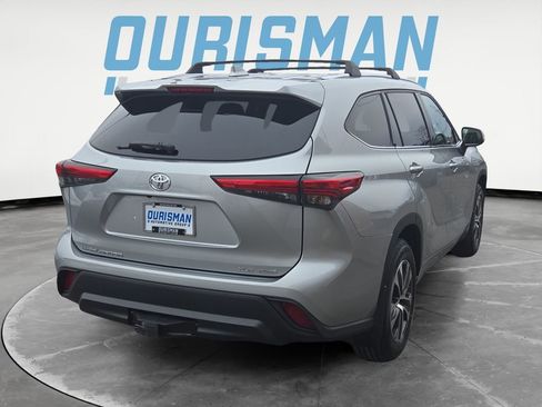 Used 2021 Toyota Highlander XLE image 6