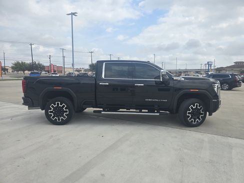 Used 2024 GMC Sierra 2500 Denali image 4