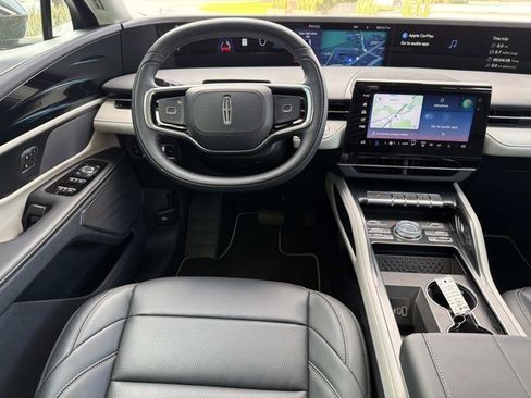 Certified 2024 Lincoln Nautilus Premier image 27