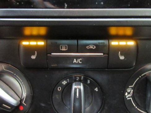 Used 2017 Volkswagen Jetta SE image 22