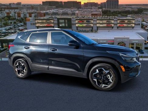 Used 2024 Kia Seltos EX image 1