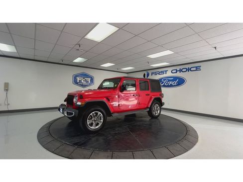 Used 2020 Jeep Wrangler Unlimited Sahara AWD/4WD image 6