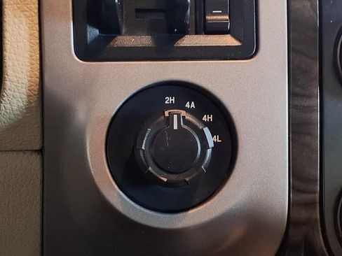 Used 2017 Ford Expedition Limited w/ Equipment Group 301A AWD/4WD image 28