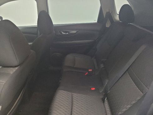 Used 2017 Nissan Rogue S FWD image 18