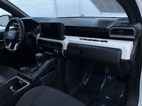Used 2024 Toyota Tacoma TRD Off-Road image 18