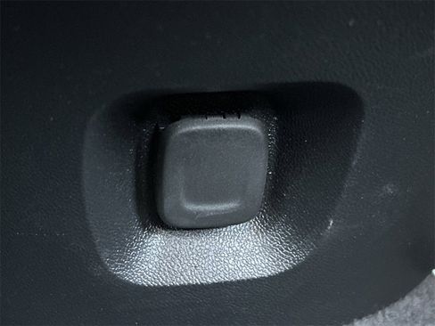 Used 2020 Chevrolet Malibu RS image 22