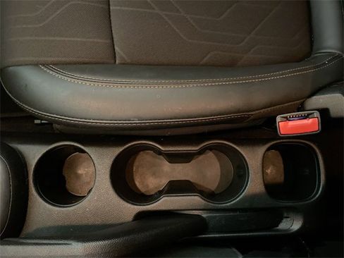 Used 2022 Chevrolet Trax LT w/ LT Convenience Package image 42