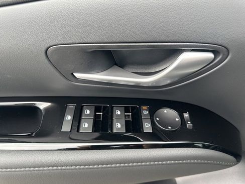 New 2025 Hyundai Tucson Limited image 16