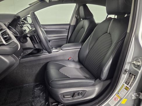 Used 2018 Toyota Camry SE FWD image 10