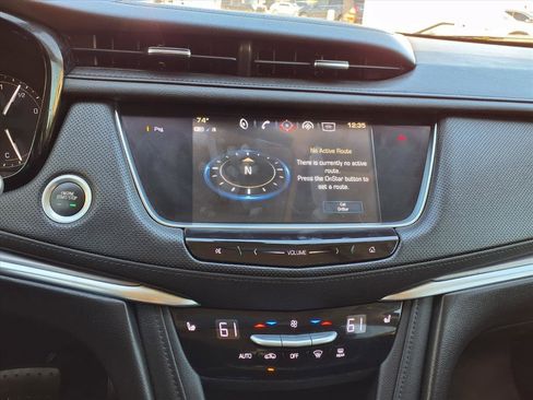 Used 2018 Cadillac XT5 Luxury image 24