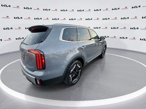 Used 2023 Kia Telluride EX image 5