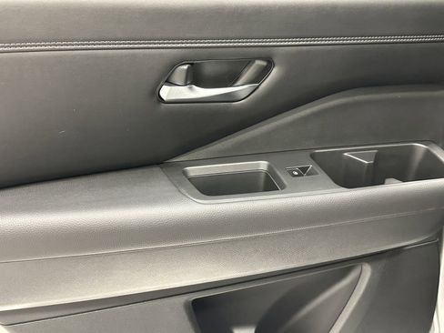 Used 2023 Nissan Pathfinder Platinum image 25