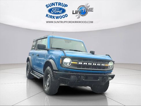 Used 2021 Ford Bronco Black Diamond image 1