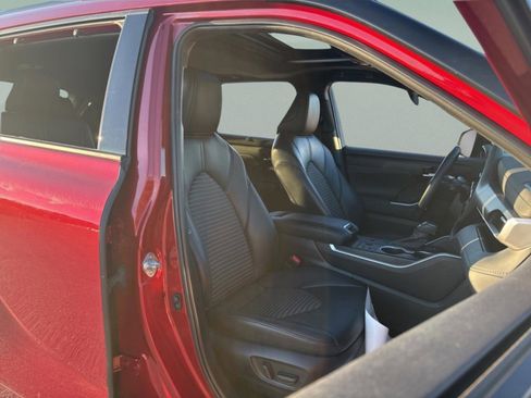 Used 2023 Toyota Highlander XSE image 34