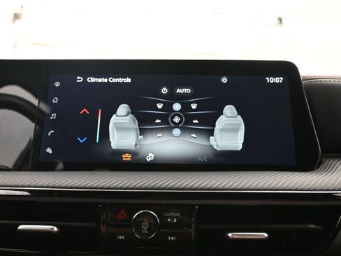 Used 2025 Nissan Kicks SR FWD image 32