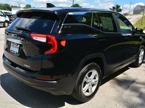 Used 2024 GMC Terrain SLE AWD/4WD image 5