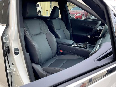 Used 2026 Lexus RX 350h Premium image 9