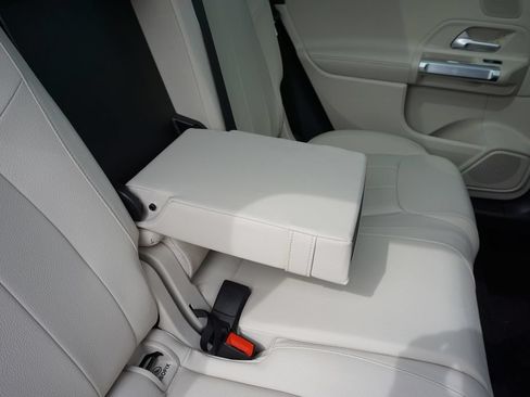 Used 2025 Mercedes-Benz GLB 250 image 58