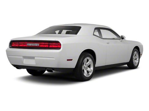 Used 2013 Dodge Challenger SXT RWD image 5