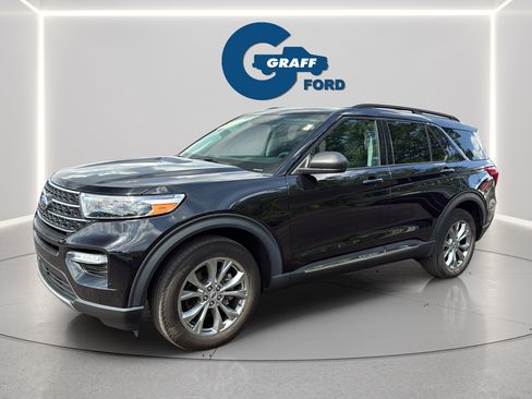 Used 2023 Ford Explorer XLT w/ Equipment Group 202A AWD/4WD image 2