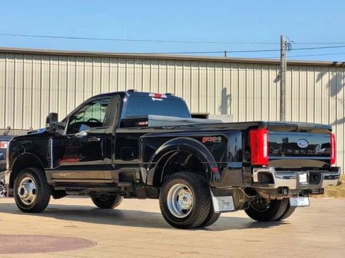 Used 2023 Ford F350 XLT w/ FX4 Off-Road Package image 4