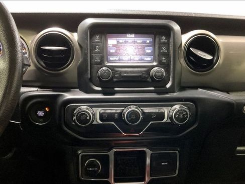 Used 2018 Jeep Wrangler Unlimited Sport image 8