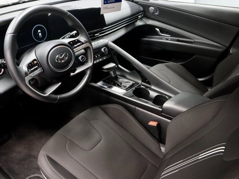 Certified 2023 Hyundai Elantra SEL w/ Convenience Package image 25