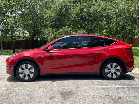 Used 2022 Tesla Model Y Long Range AWD/4WD image 5