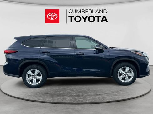 Used 2022 Toyota Highlander L FWD image 6