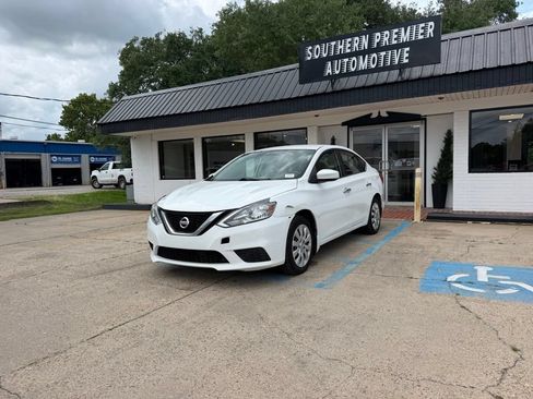 Used 2017 Nissan Sentra SV FWD image 1