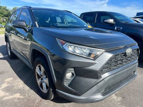 Used 2019 Toyota RAV4 XLE FWD image 1