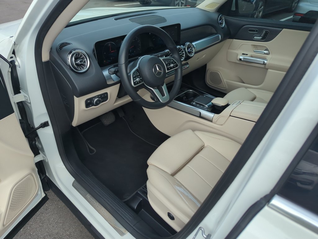Used 2021 Mercedes-Benz GLB 250 image 11