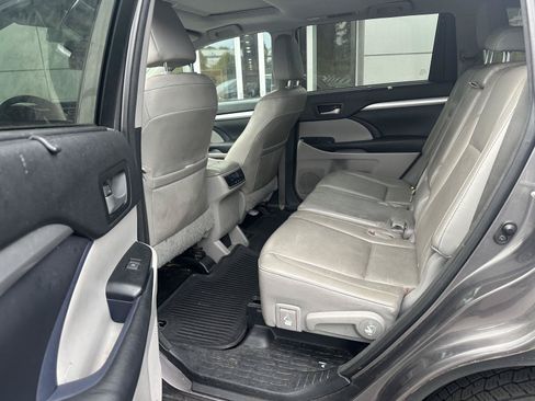 Used 2016 Toyota Highlander XLE AWD/4WD image 20