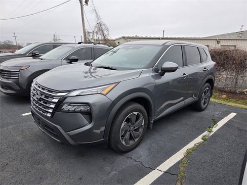 Used 2025 Nissan Rogue SV image 10