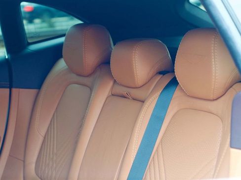 Used 2022 Aston Martin DBX image 45