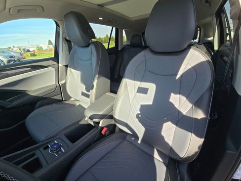 New 2026 Volkswagen Tiguan SE AWD/4WD image 26