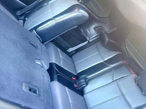 Used 2019 Nissan Pathfinder SL AWD/4WD image 29